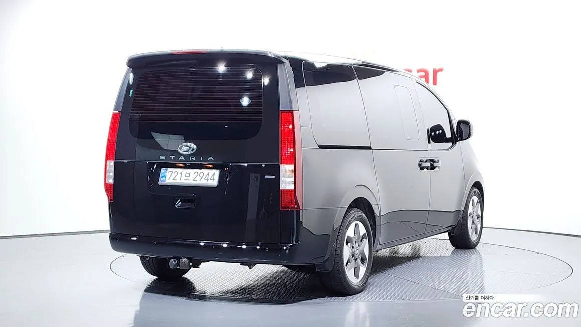 Hyundai Staria — фото 2