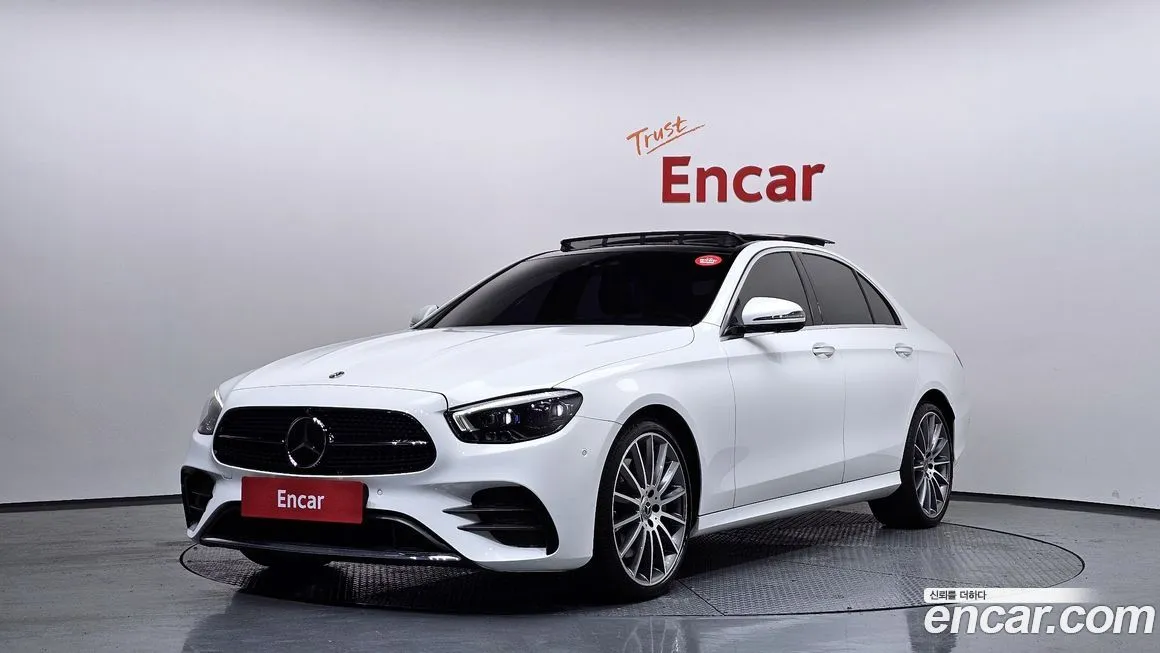 Mercedes-Benz E-Class — фото 1