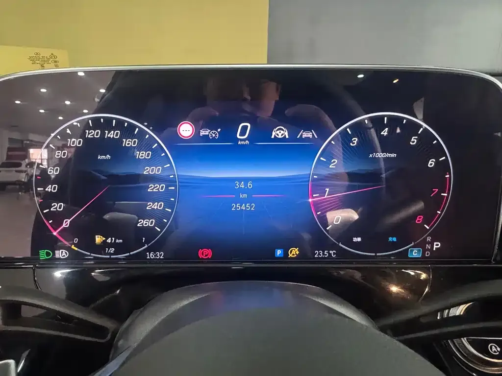 Mercedes-Benz E-Class 2024 из CN, фото 10