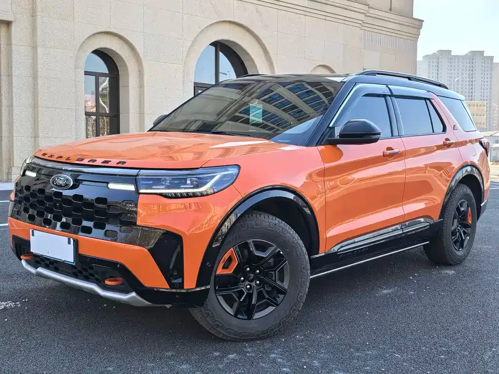Ford Explorer 2023 из CN, фото 1