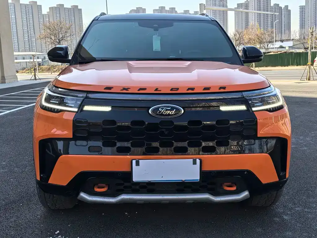 Ford Explorer 2023 из CN, фото 2