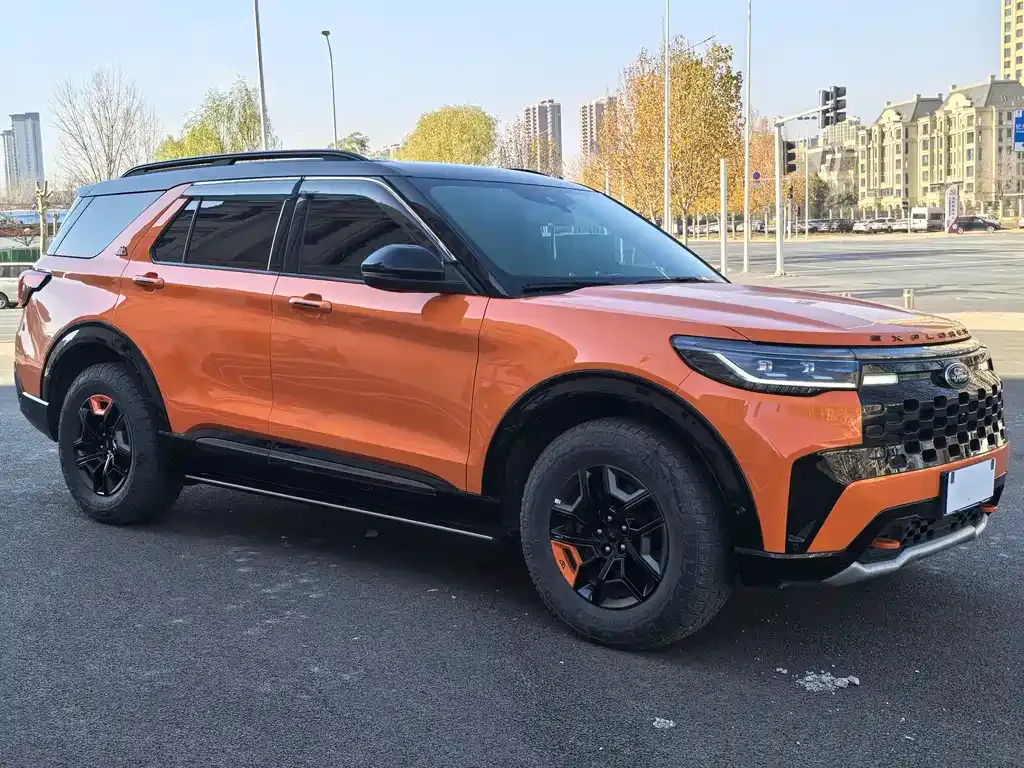 Ford Explorer 2023 из CN, фото 3