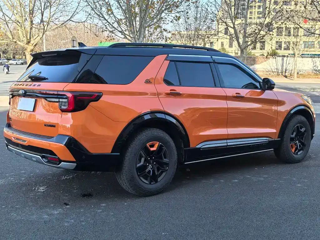Ford Explorer 2023 из CN, фото 7