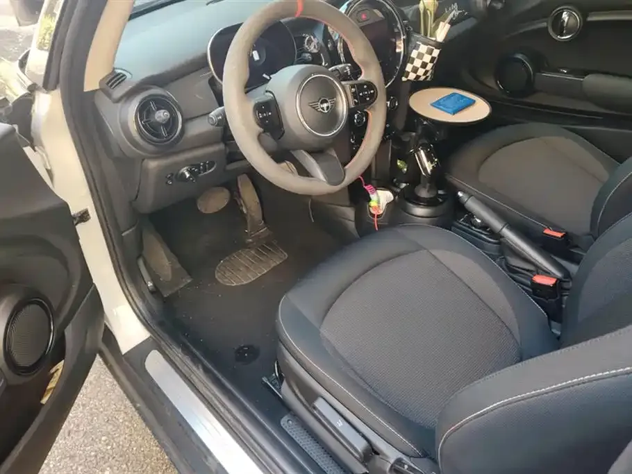 MINI Cooper (3-door) 2023 из CN, фото 9