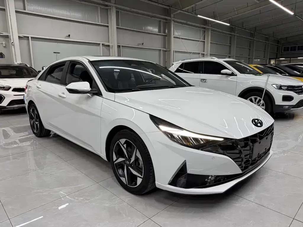 Hyundai Elantra 2023 из CN, фото 3
