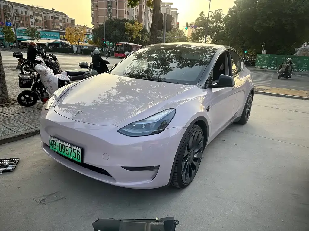 Tesla Model Y 2023 из CN, фото 1