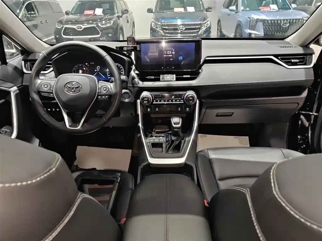 Toyota RAV4 2023 из CN, фото 10