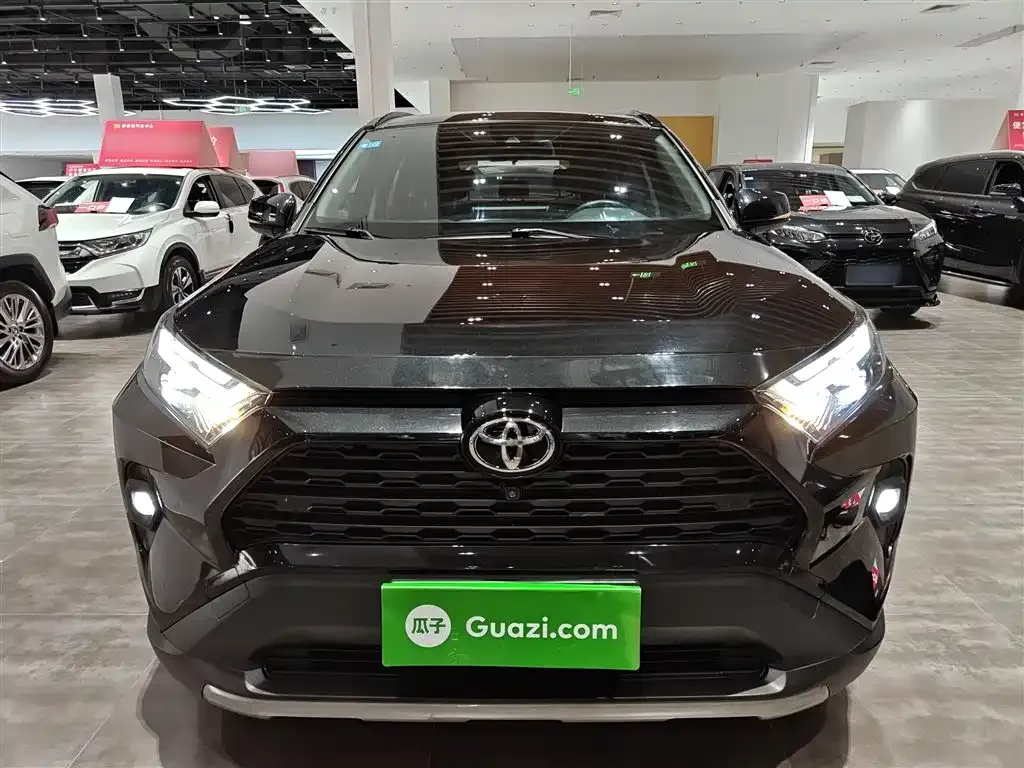 Toyota RAV4 2023 из CN, фото 3