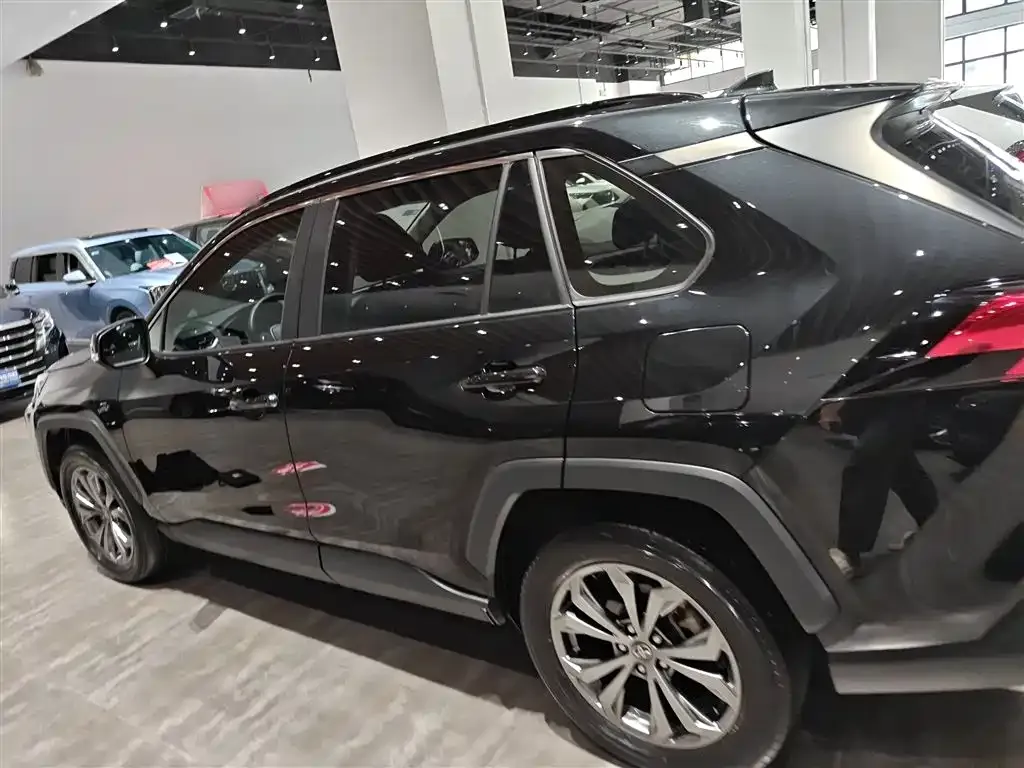 Toyota RAV4 2023 из CN, фото 5