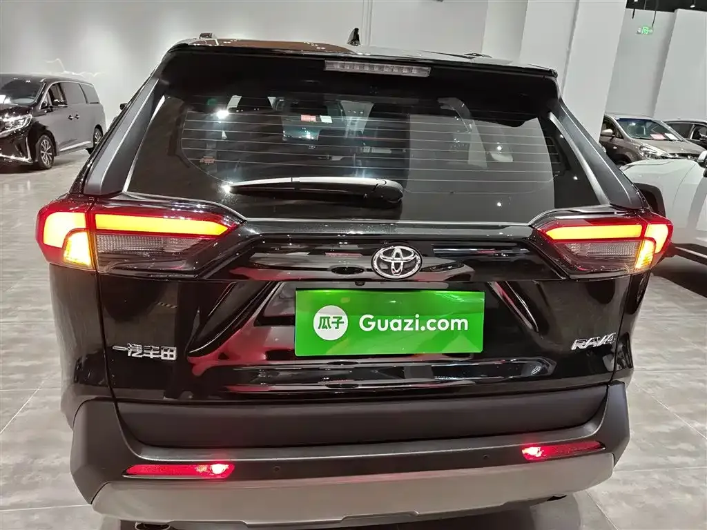 Toyota RAV4 2023 из CN, фото 6