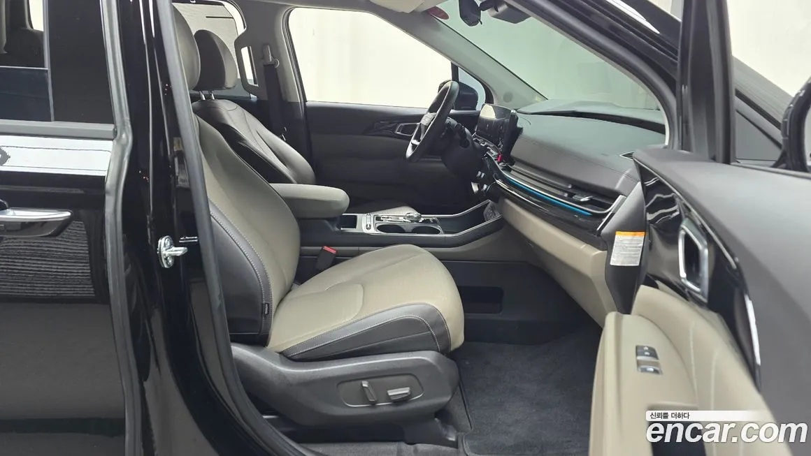 Kia Carnival — фото 10