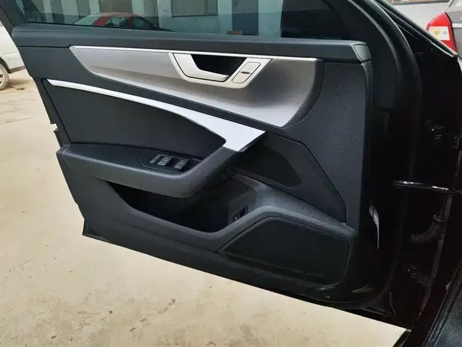 Audi A6L 2023 из CN, фото 7