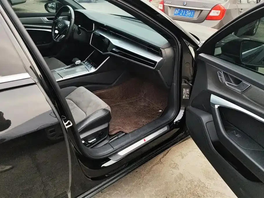 Audi A6L 2023 из CN, фото 8
