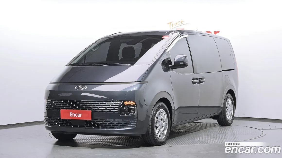 Hyundai Staria — фото 1