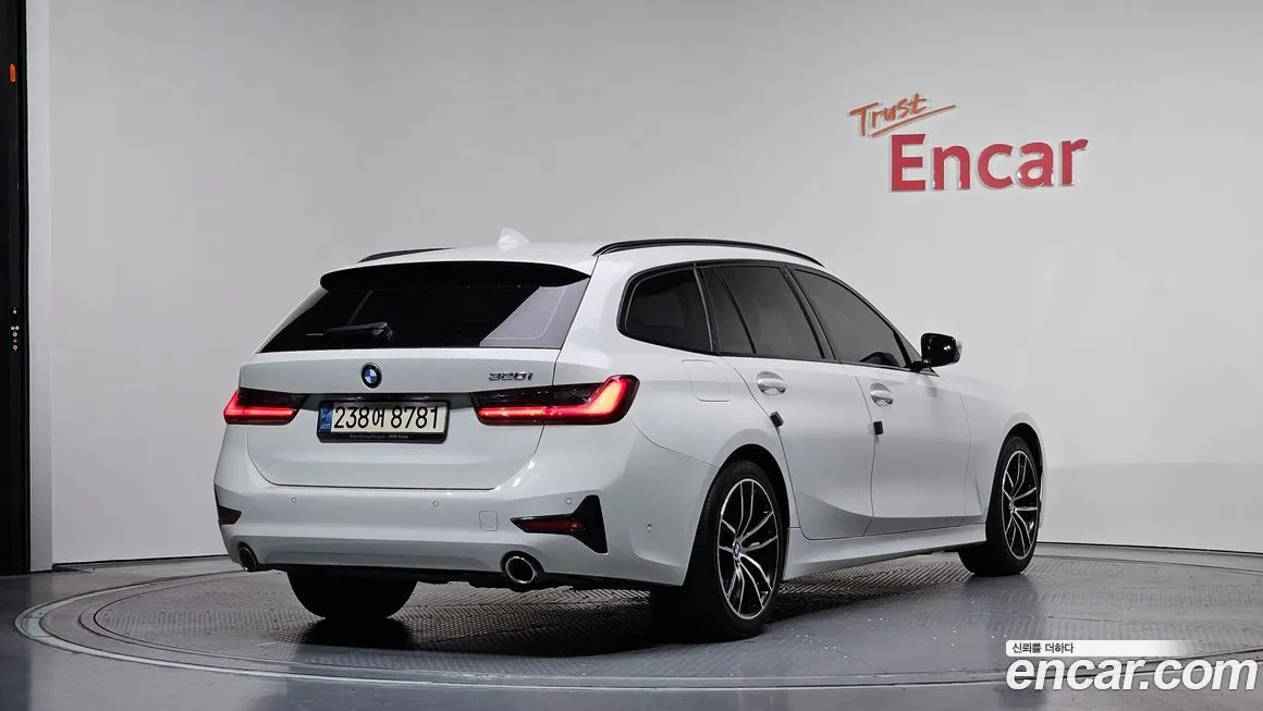 BMW 3-Series 2021 из KR, фото 2