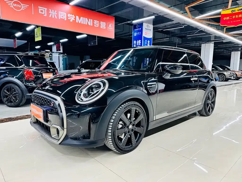 MINI Cooper (3-door) 2024 из CN, фото 1
