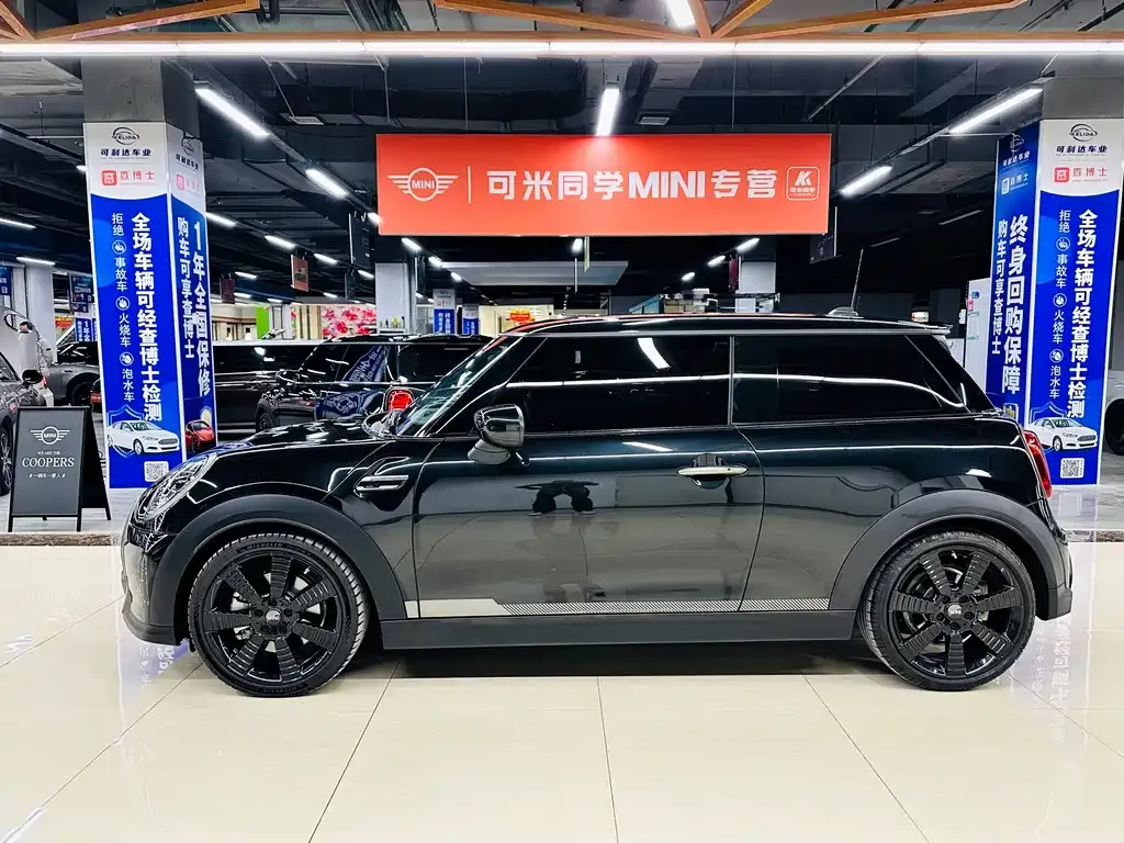MINI Cooper (3-door) 2024 из CN, фото 2