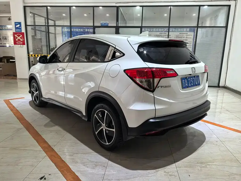 Honda Vezel — фото 6
