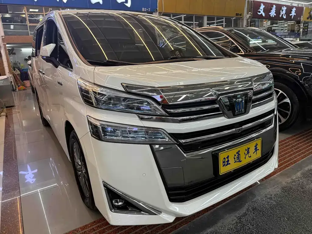 Toyota Vellfire — фото 3