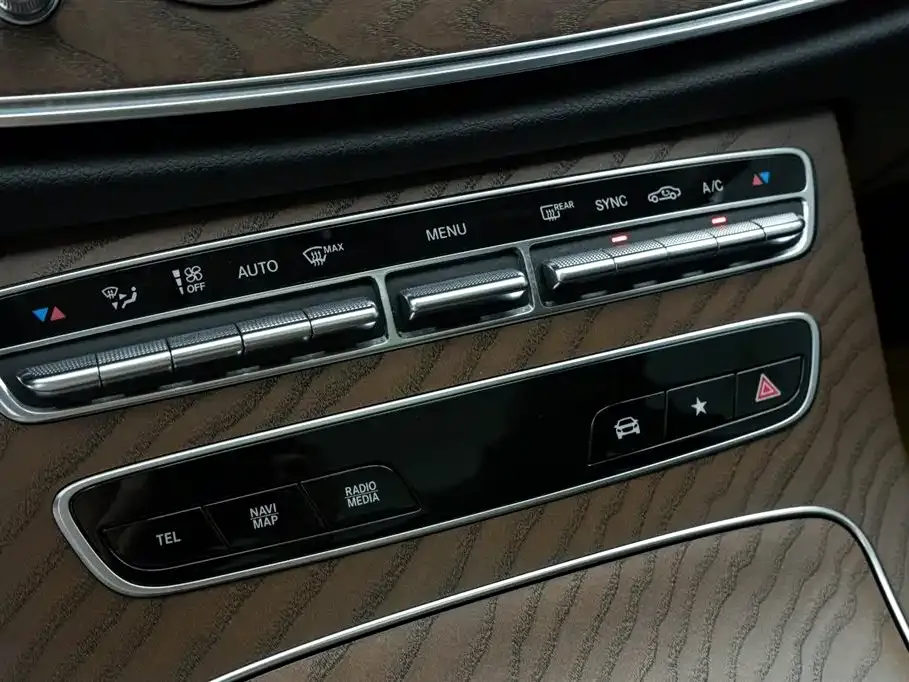 Mercedes-Benz E-Class 2022 из CN, фото 4