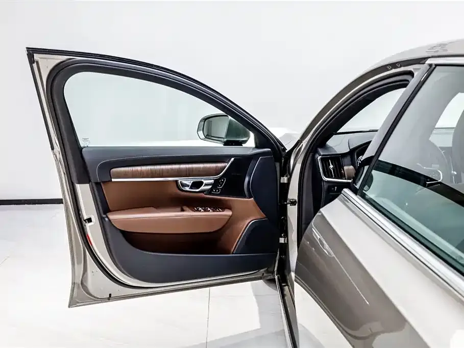 Volvo S90 2021 из CN, фото 8