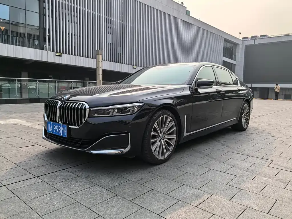 BMW 7 Series 2022 из CN, фото 1