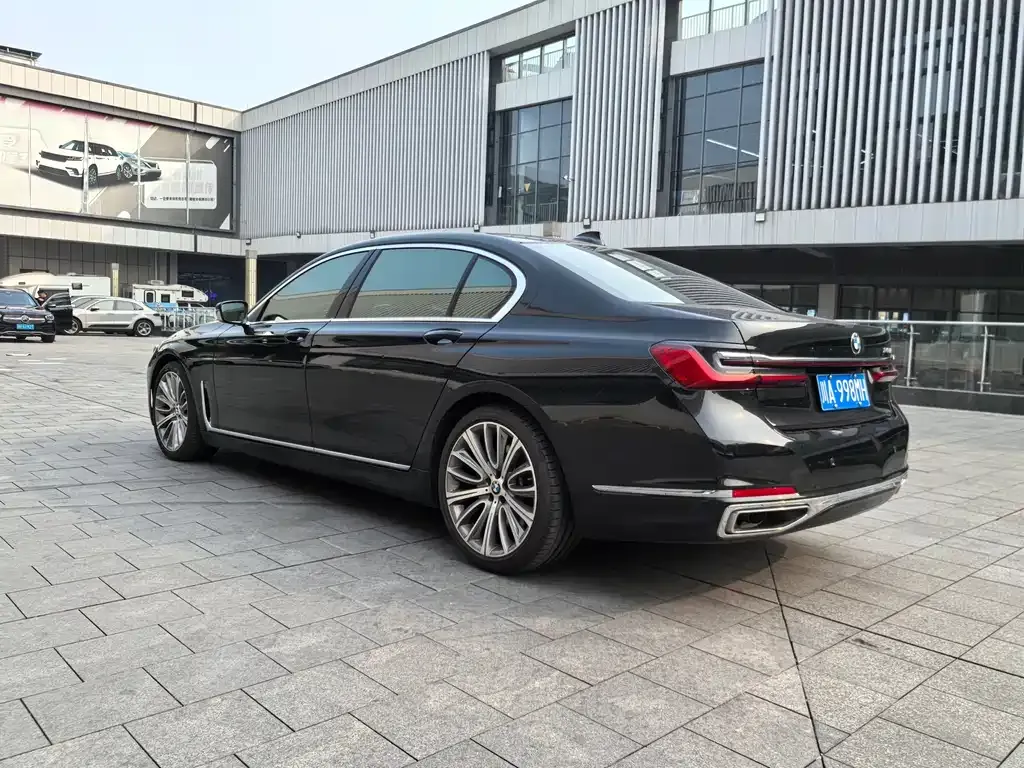 BMW 7 Series 2022 из CN, фото 2