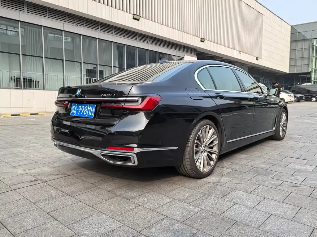 BMW 7 Series 2022 из CN, фото 3