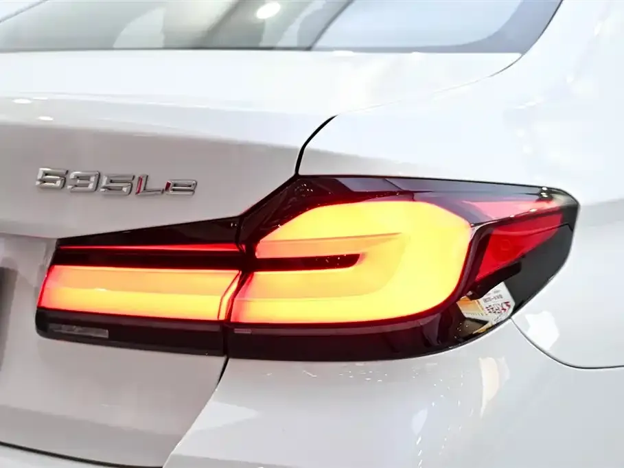 BMW 5 Series New Energy — фото 9