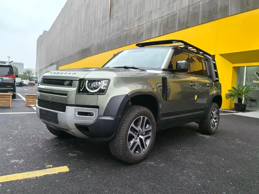 Land Rover Defender — фото 1