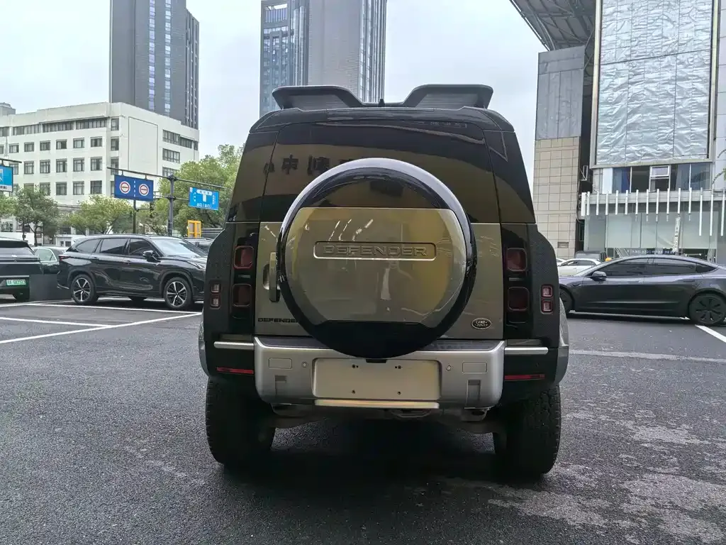 Land Rover Defender — фото 4