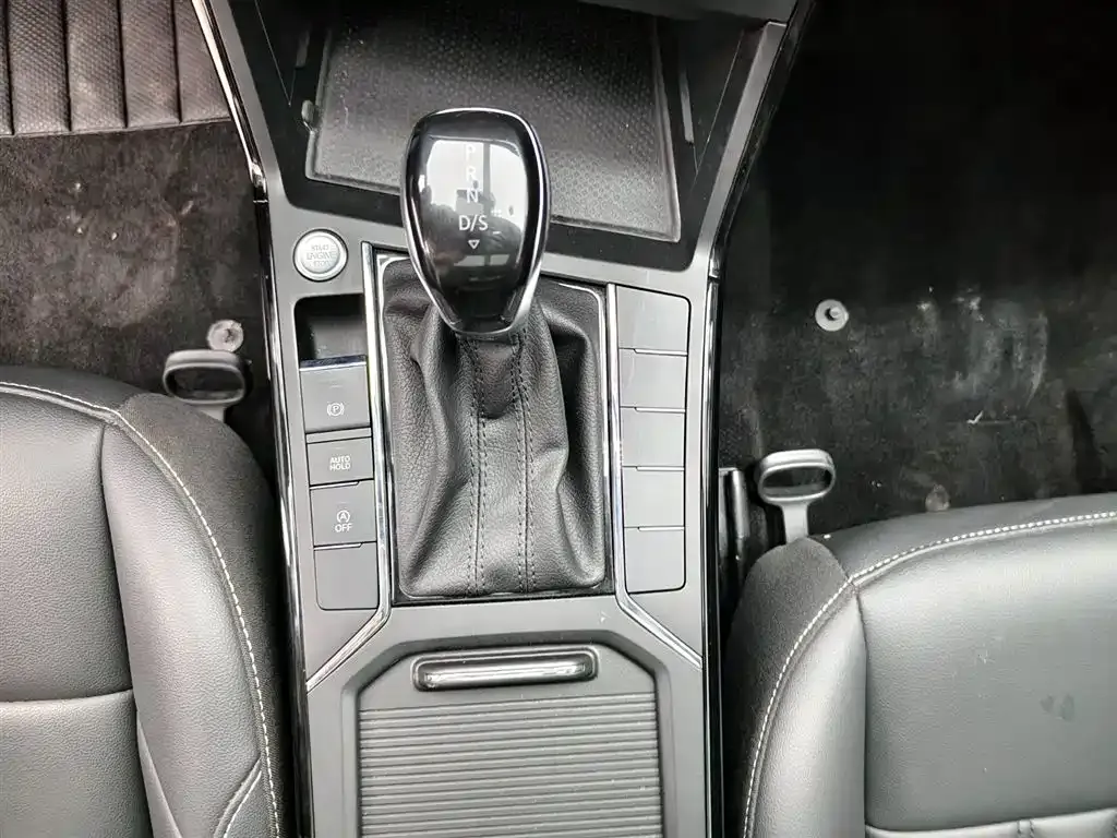 Volkswagen Passat — фото 10