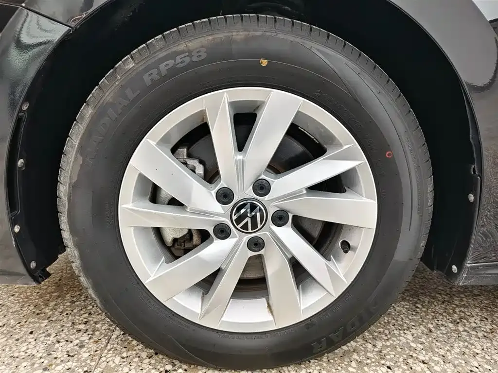 Volkswagen Passat — фото 6