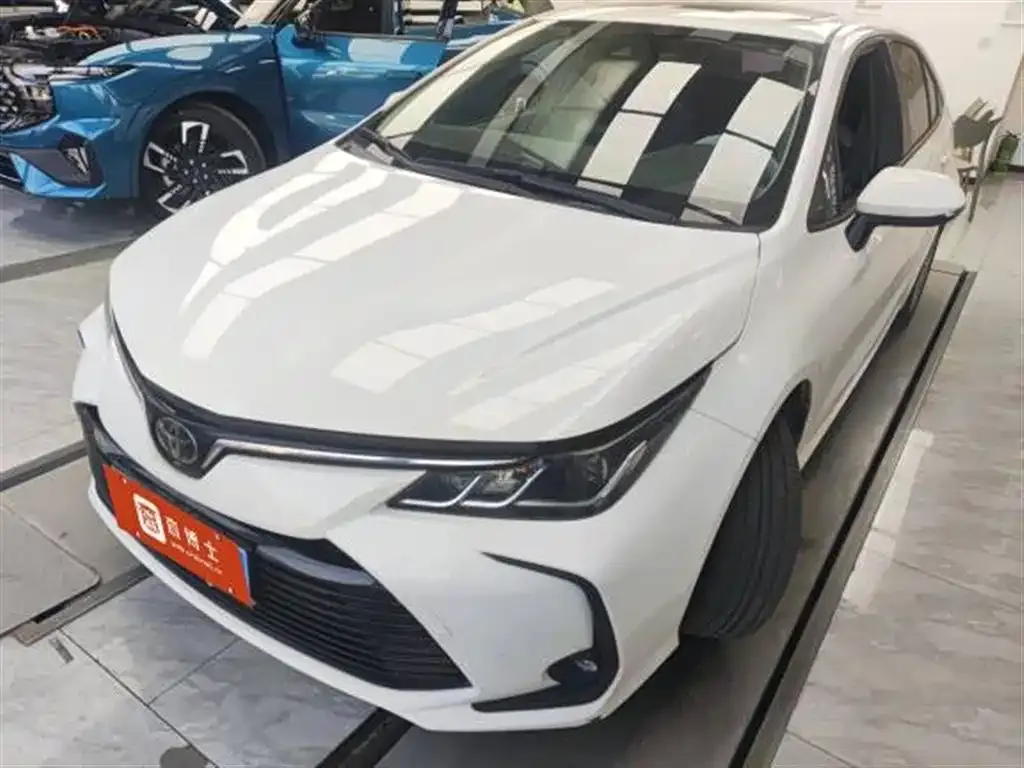 Toyota Corolla — фото 1