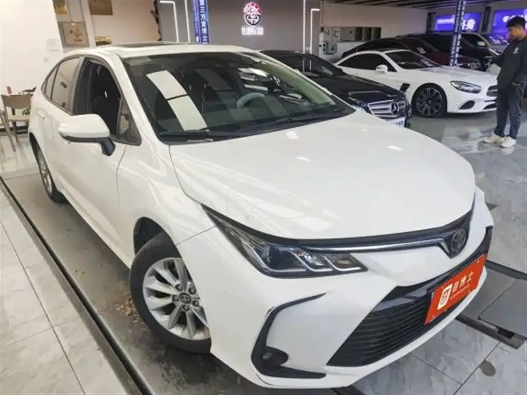 Toyota Corolla — фото 2