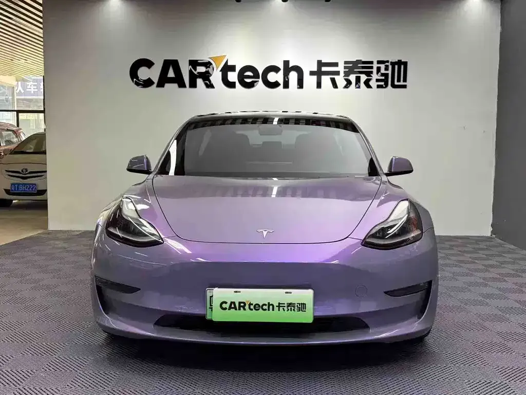 Tesla Model 3 — фото 1