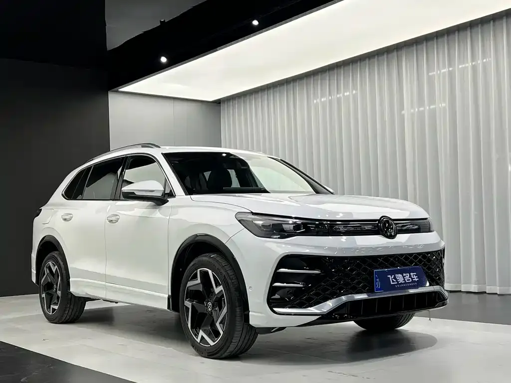 Volkswagen Tiguan L — фото 3