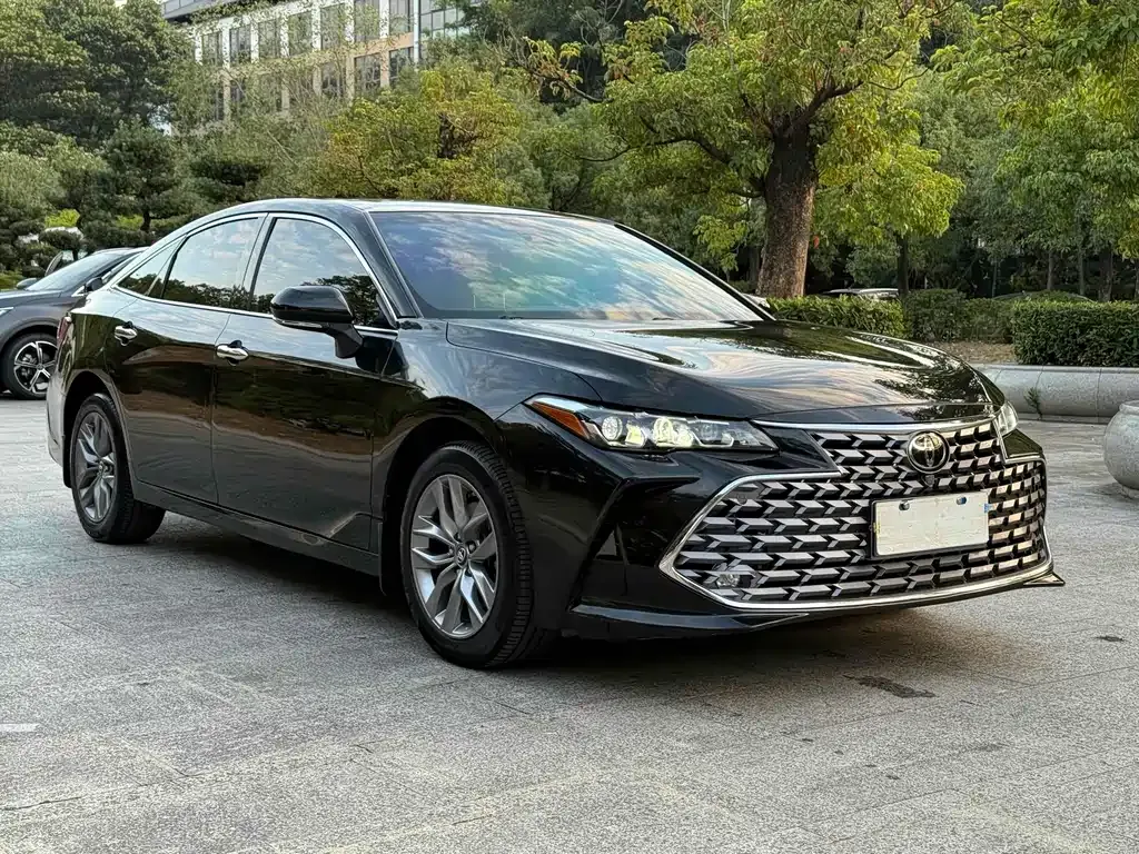 Toyota Avalon — фото 2