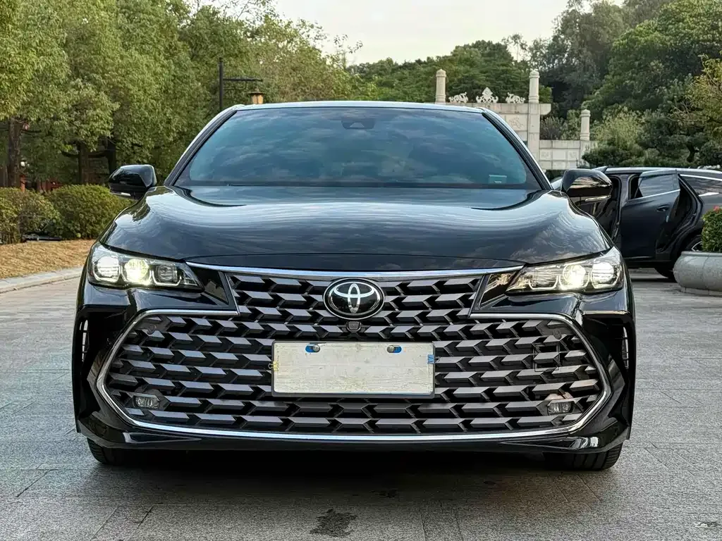 Toyota Avalon — фото 3