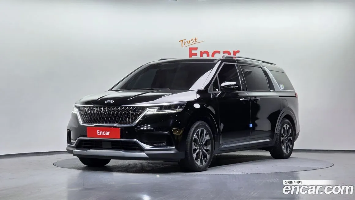Kia Carnival — фото 1