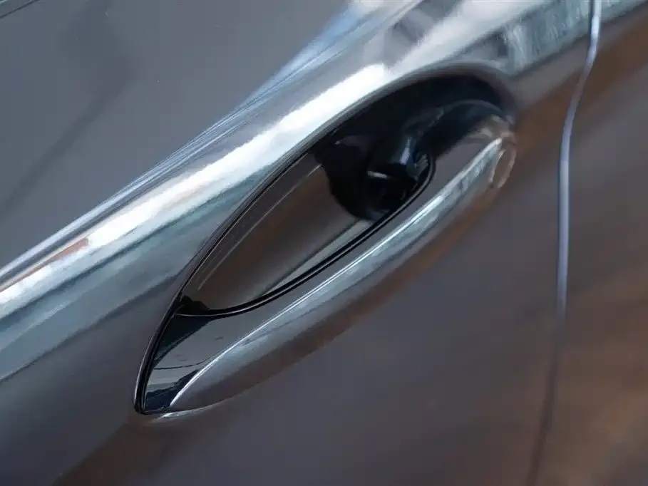 BMW 5 Series New Energy — фото 10