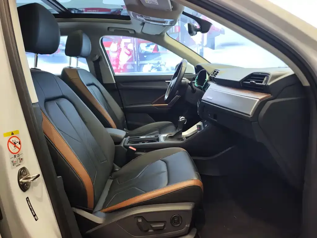 Audi Q3 2023 из CN, фото 8