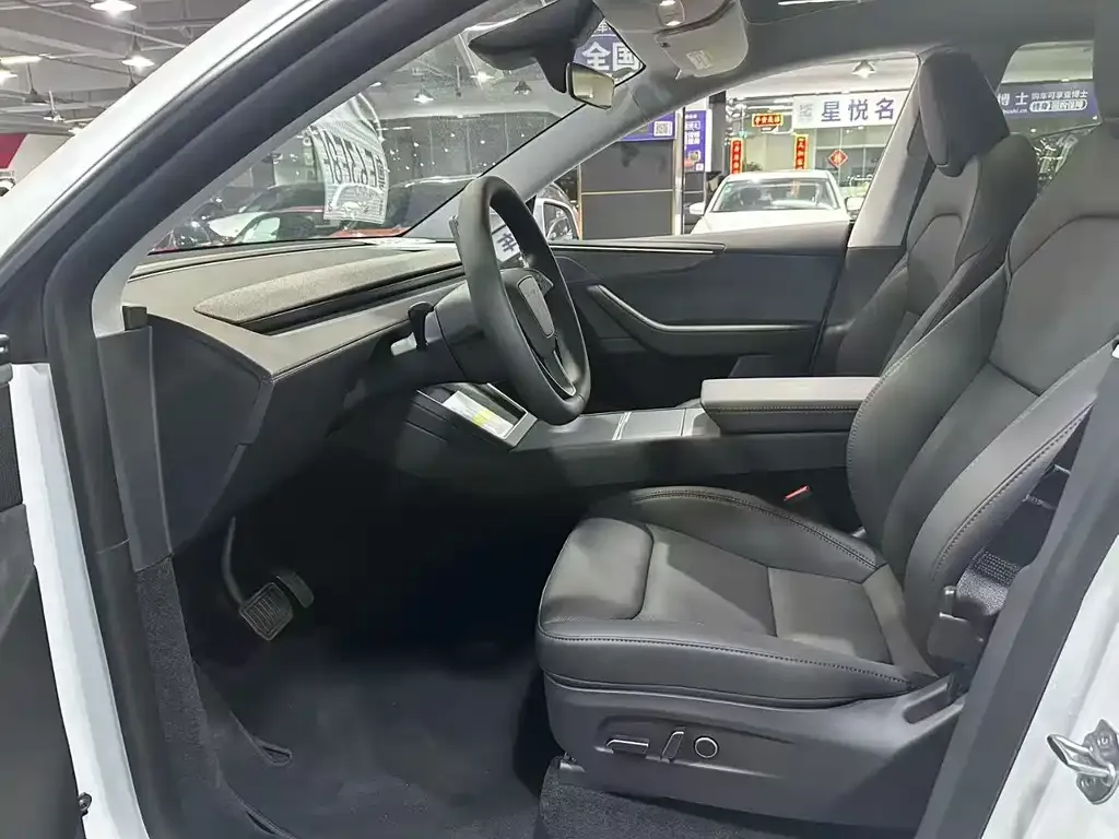 Tesla Model Y 2025 из CN, фото 7