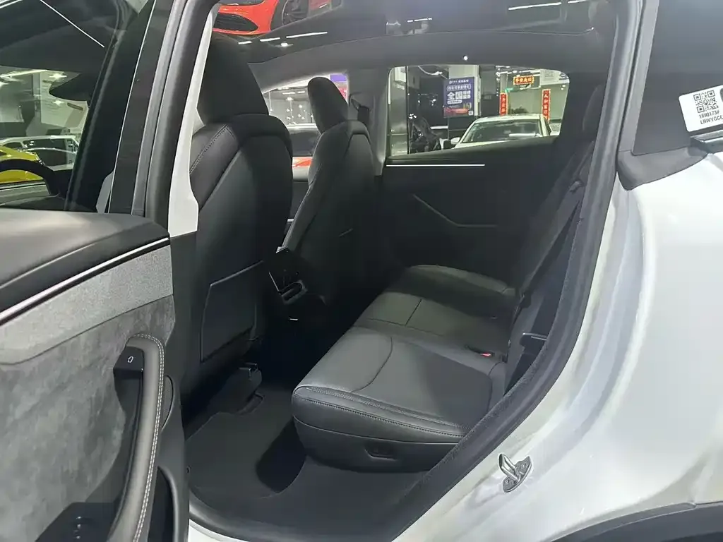 Tesla Model Y 2025 из CN, фото 8