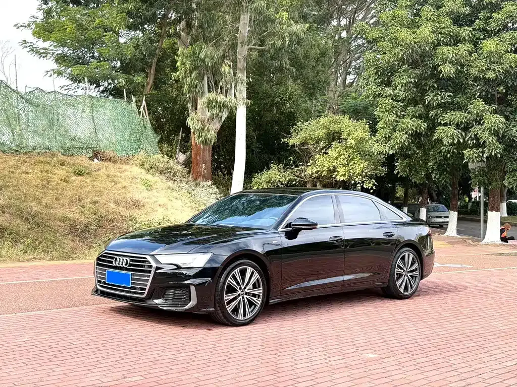 Audi A6L — фото 1
