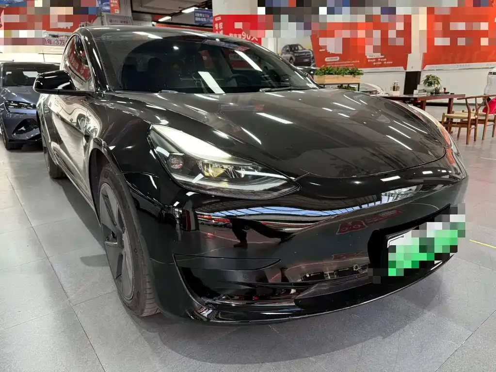 Tesla Model 3 — фото 3