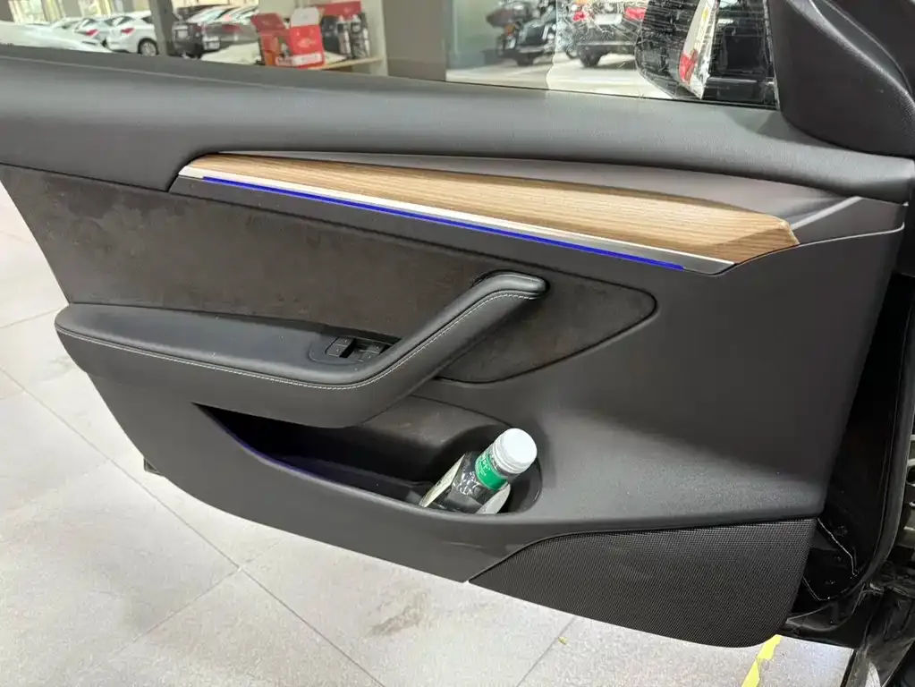 Tesla Model 3 — фото 6