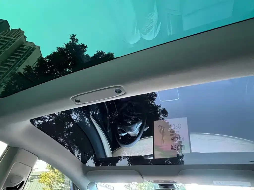 Tesla Model 3 — фото 10