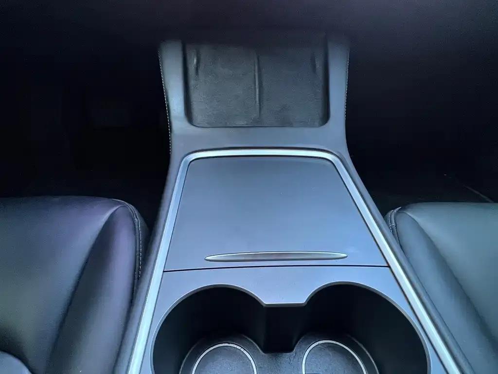 Tesla Model 3 — фото 7