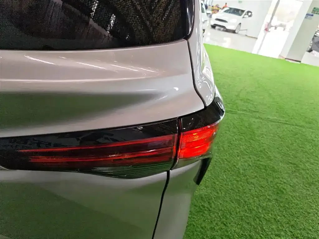 Toyota Sienna 2023 из CN, фото 8